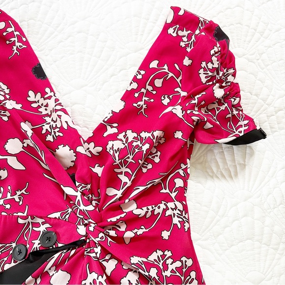 LAST CHANCE! NWT SELF-PORTRAIT Asymmetrical Twist Floral Print Dress Red 4 NEW - Picture 2 of 10